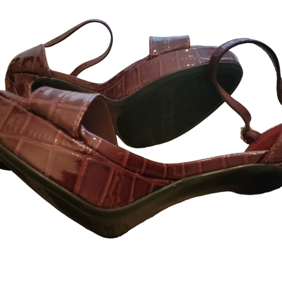 Anne Klein Vaughn Croc Embossed Heels Size 7 1/2 - Picture 10 of 11
